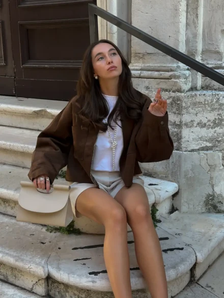 Alina Kamy Posing